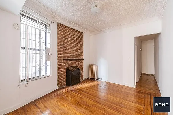 Rented by Bond New York | media 4