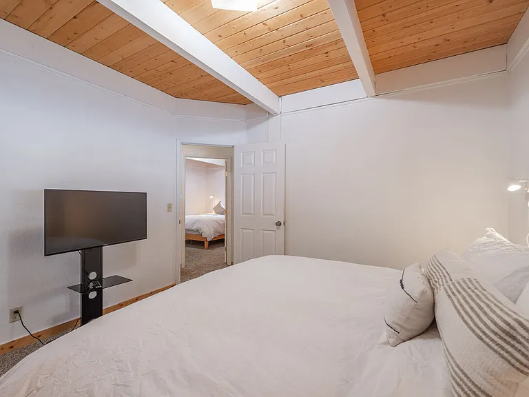 4516 Piney Wood Rd — Photo 18