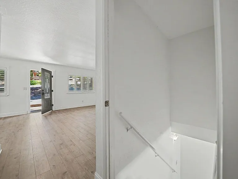 16932 McKenzie Dr — Photo 11