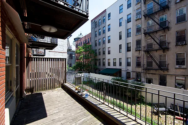 Rented by R New York | media 23