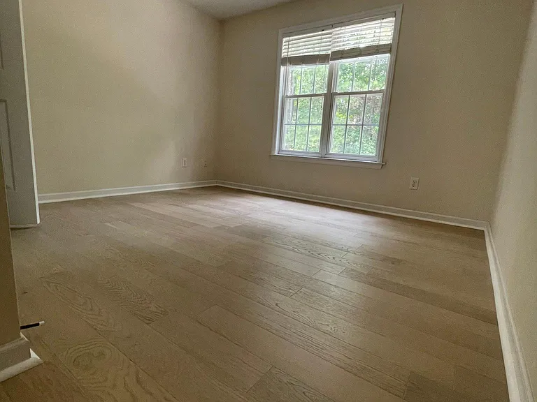 106 Hoboken Ct — Photo 24