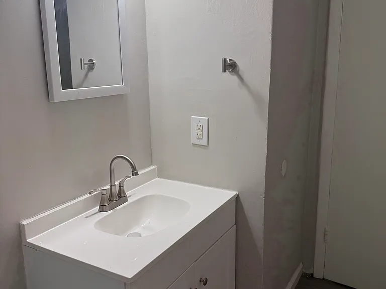 825 Argyle St #825 — Photo 7