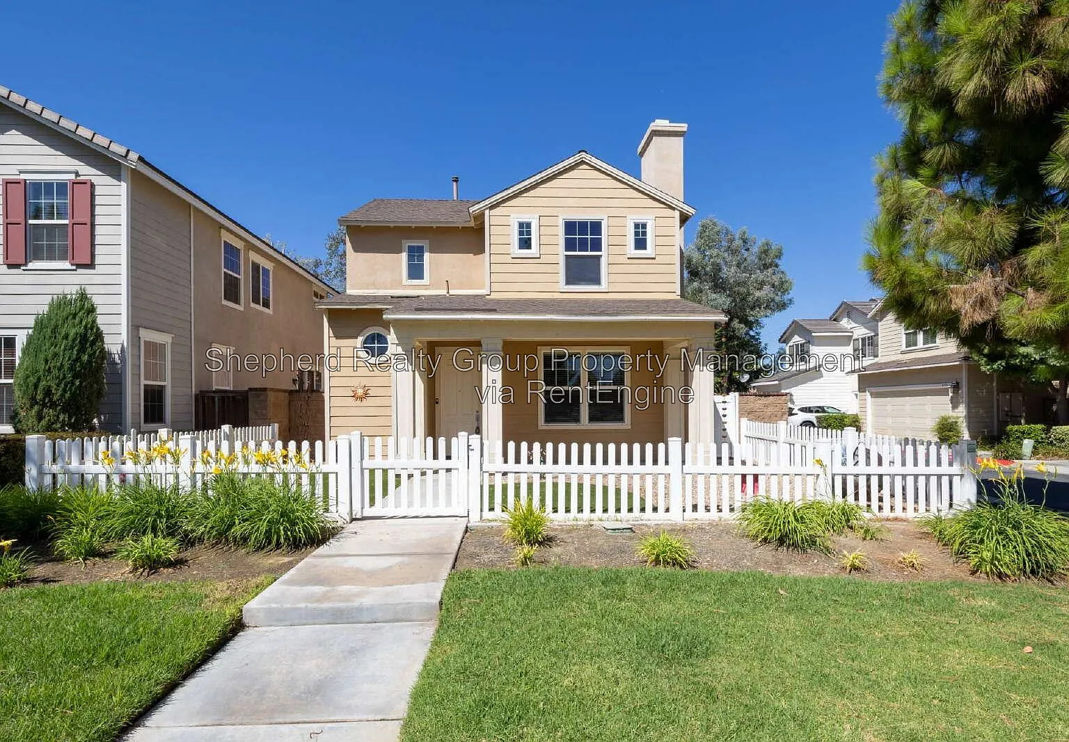 3 bed, 2.5 bath, 1550 sqft, $3,000 — Photo 2