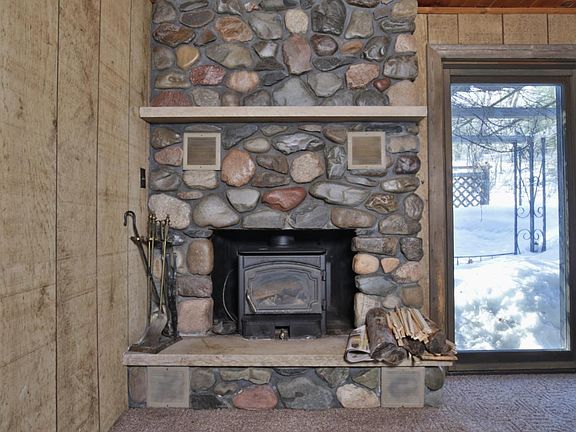 2nd image of 2278 Hill Rd #W