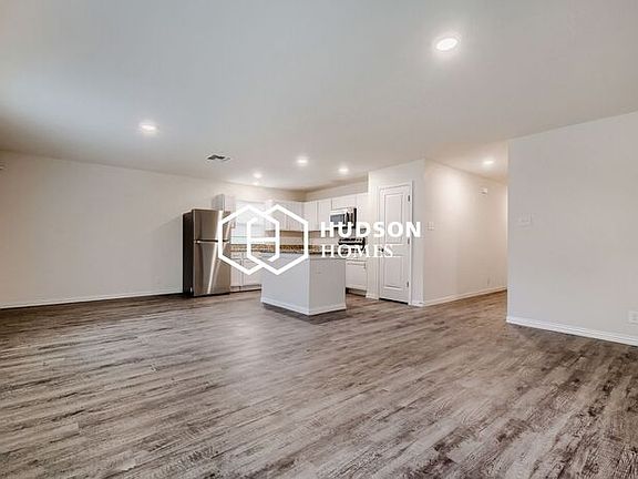 4th image of 2430 Bermuda Dr