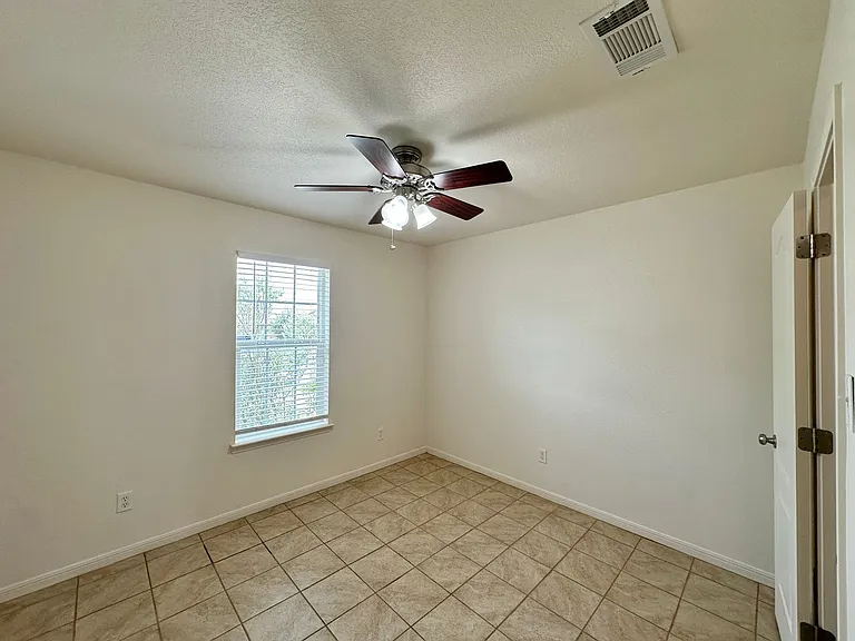 3709 Salt Fork Dr — Photo 18