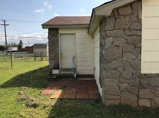 1405 E Hemlock St, Altus, OK 73521