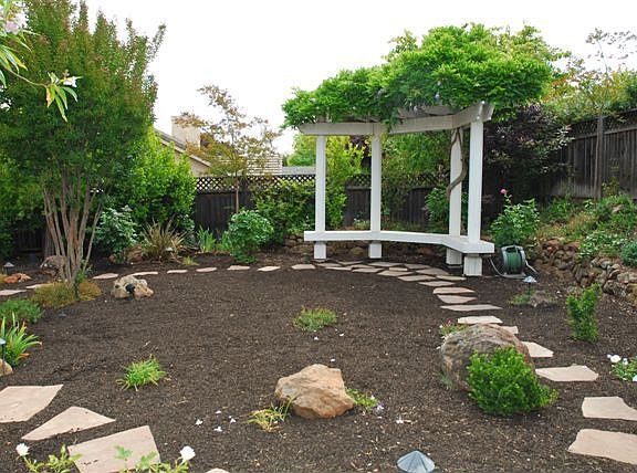 Lovely Arbor/Garden