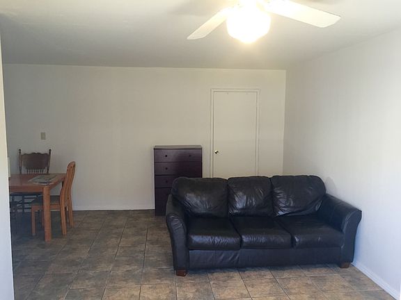 4th image of 1639 S Grand Ave