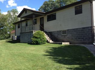 141 Patchwork Rd, Rose Hill, VA 24281