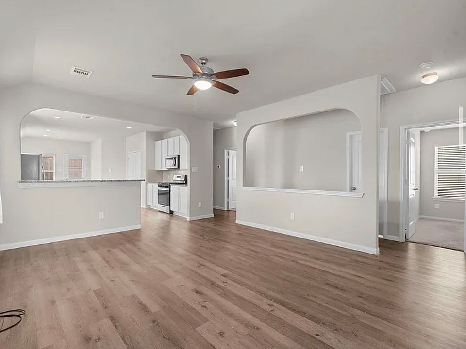 1st image of 14093 Chinook Dr