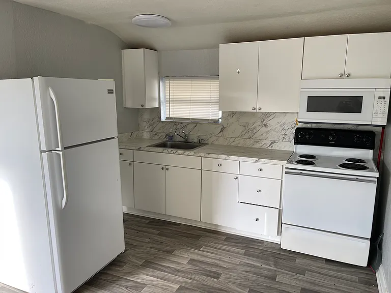 5475 42nd St N #1 — Photo 3