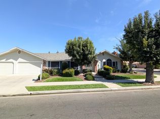 905 Suburban Ave, Madera, CA 93637