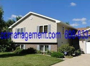 1616 Skyridge Ct, Stoughton, WI 53589