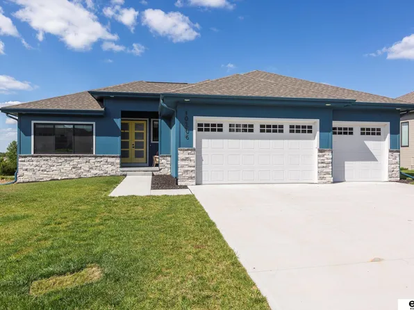 10206 Longshore Ave, Papillion, NE 68046