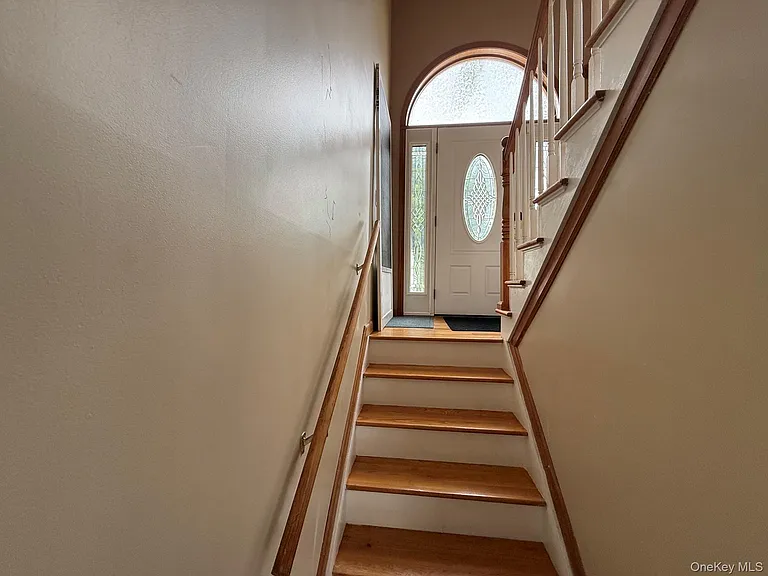 9 Ashland Ave — Photo 22