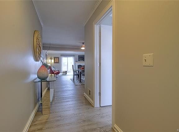 4th image of 26130 N Knollwood Dr