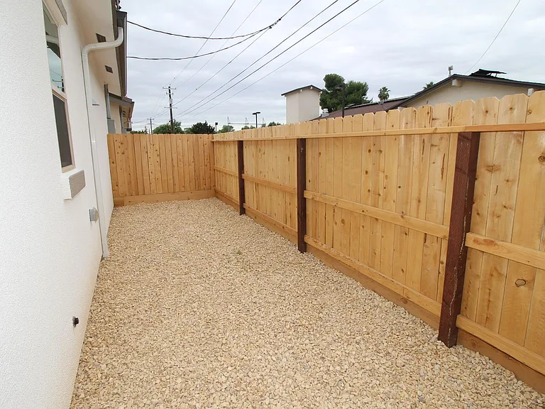 2383 N Arthur Ave — Photo 11