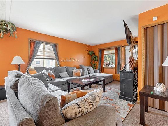 3rd image of 11515 Whitehorn St