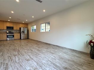 9137 W Foothill Blvd, Sunland, CA 91040