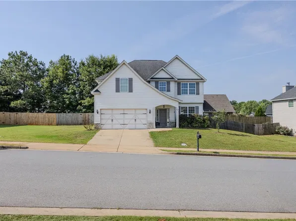 575 Northbrook Dr, Opelika, AL 36801