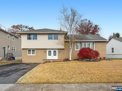 407 Van Luyn Ter, Saddle Brook, NJ, 07663