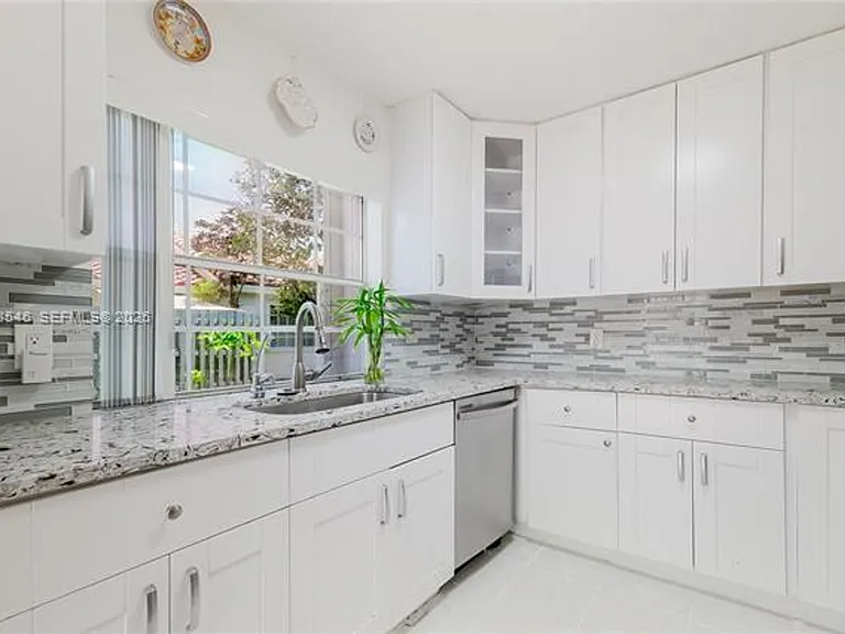 1482 Springside Dr — Photo 10
