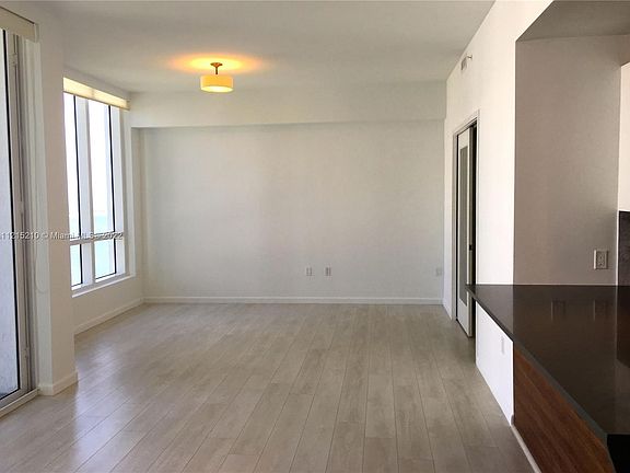3rd image of 601 NE 27th St APT 1403