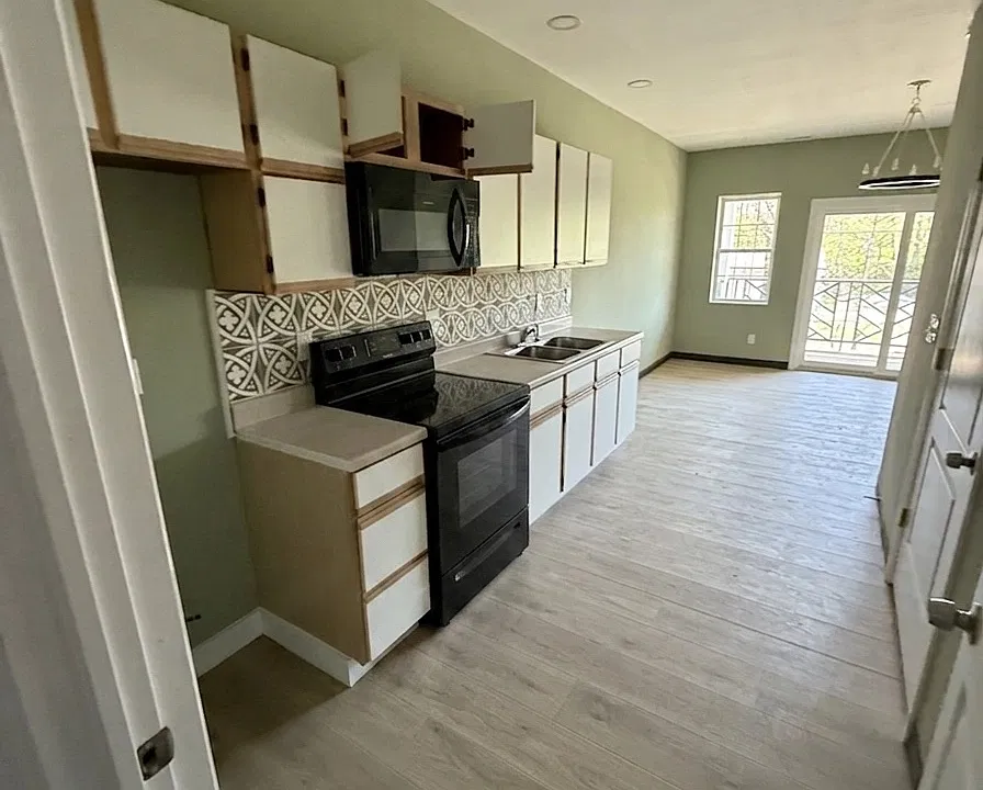 25 S Tuxedo St #4