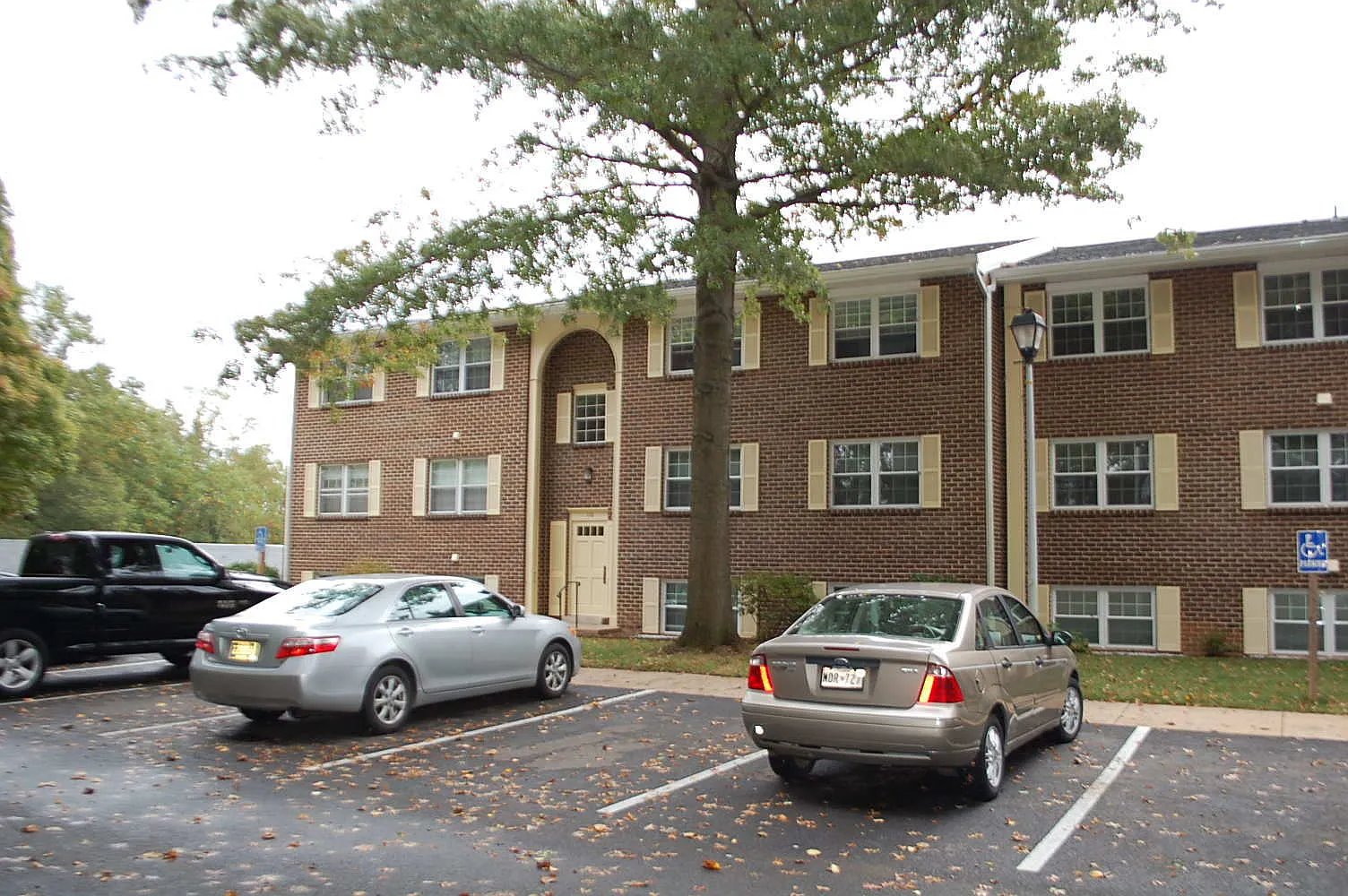 Bel Air - Hickory Hills Condo — Photo 1