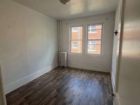 5th image of 504 W Diamond Ave APT 2