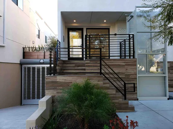 2649 S Hobart Blvd, Los Angeles, CA 90018