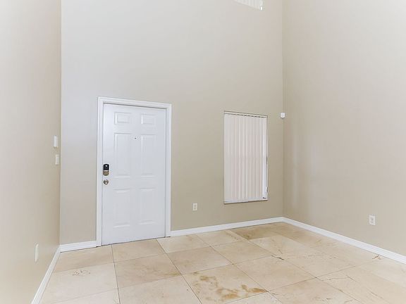 5th image of 207 Riverwalk Cir