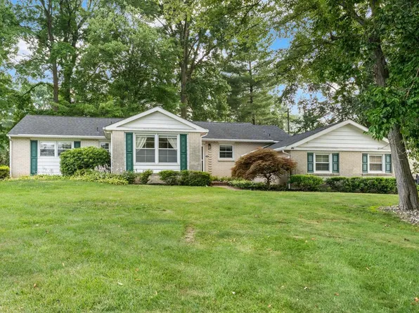 2221 Regal Dr, Wilmington, DE 19810