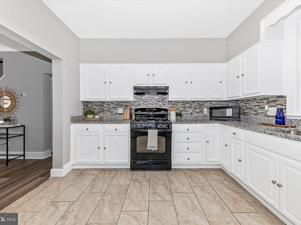 1st image of 2905 Goodwood Rd