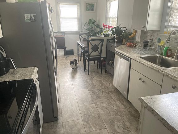 5th image of 3838 Weddell St
