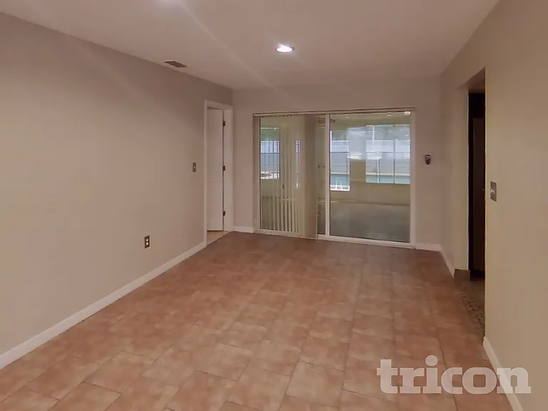 1601 Gulf Rd — Photo 5