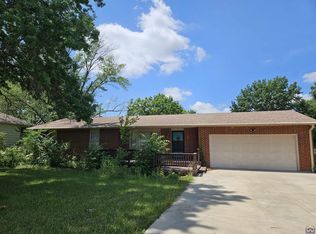 3615 NE Rockaway Trl, Topeka, KS 66617