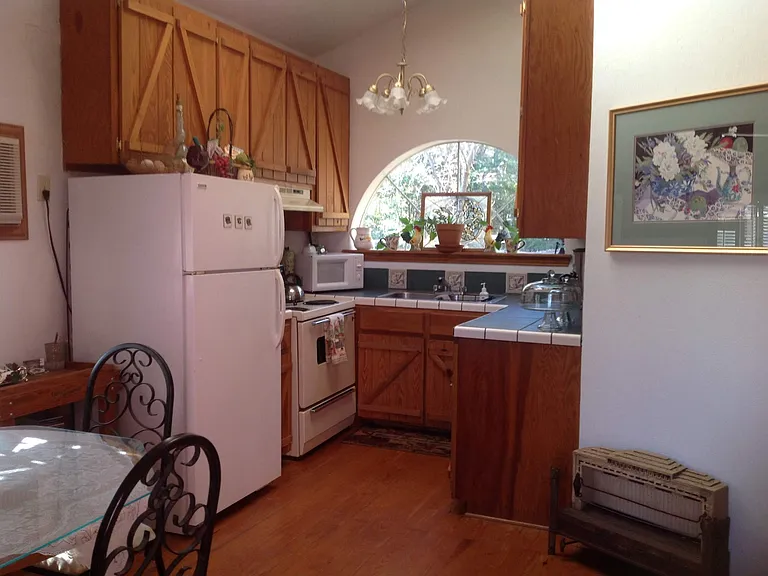22067 FM 16 W #B — Photo 22
