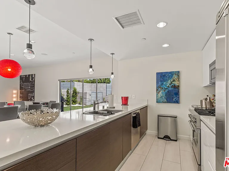 1052 Audrey Dr — Photo 7