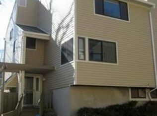 274 Sunrise Hill Rd, Norwalk, CT 06851