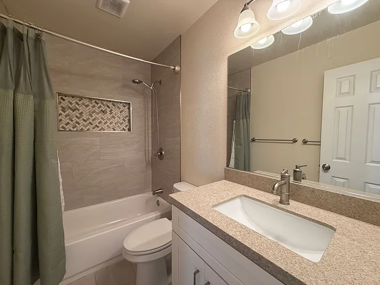 551 Glencrest Dr — Photo 6