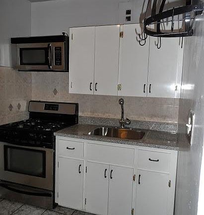 3rd image of 32 Herkimer St APT 2