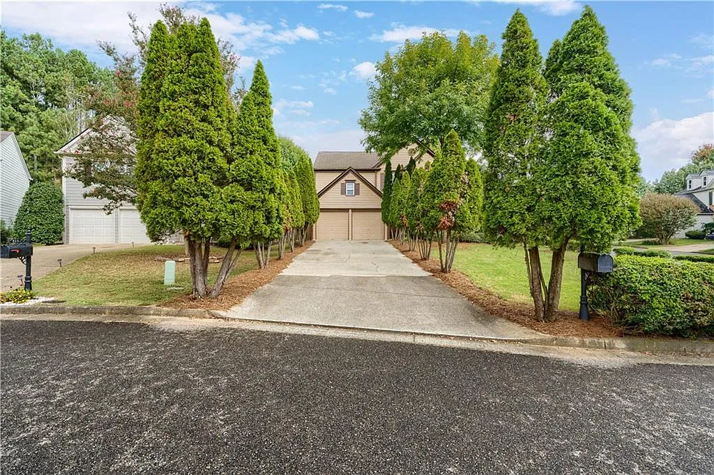 3 bed, 2.5 bath, 1924 sqft, $2,500 — Photo 3