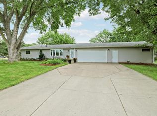 2070 Flint Dr, Eagan, MN 55122