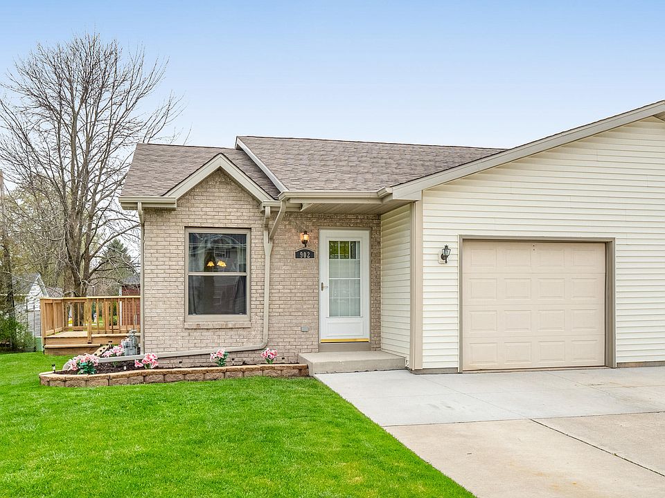 1st image of 902 Fairview Dr
