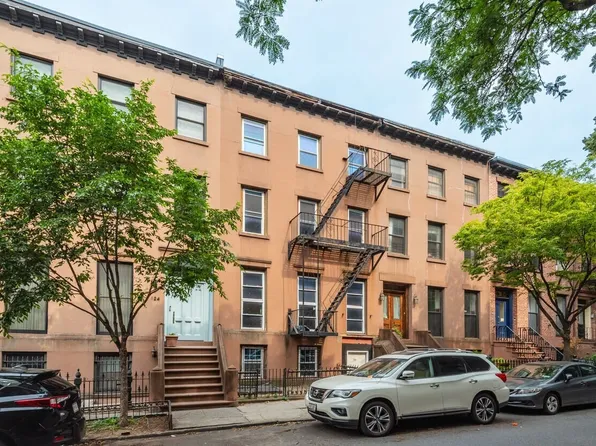 122 Hoyt Street image 1 of 57