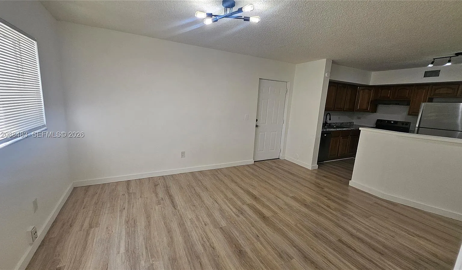 2 bed, 1.0 bath, $1,995 — Photo 3