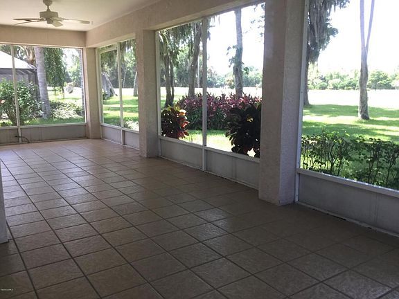 5th image of 585 Country Club Dr