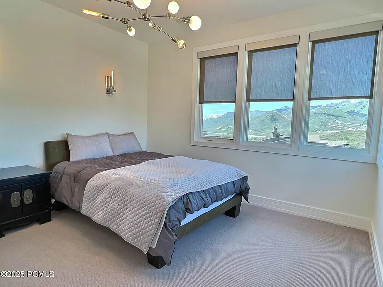 1135 E Lasso Trl — Photo 18